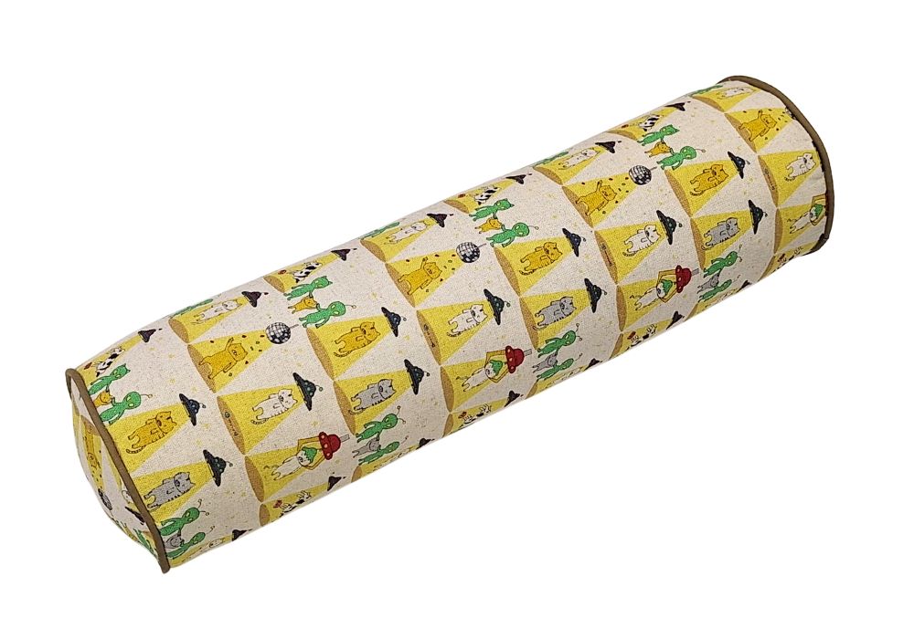 骨盤スリムストレッチクッション さらわれ猫・キナリ メイン画像 | 商品紹介 | マインドフルネスdays 有限会社エール